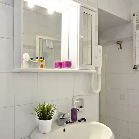 San Lorenzo Maria 3* Roma